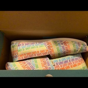 🌈 Toms pride classic size 11 never worn